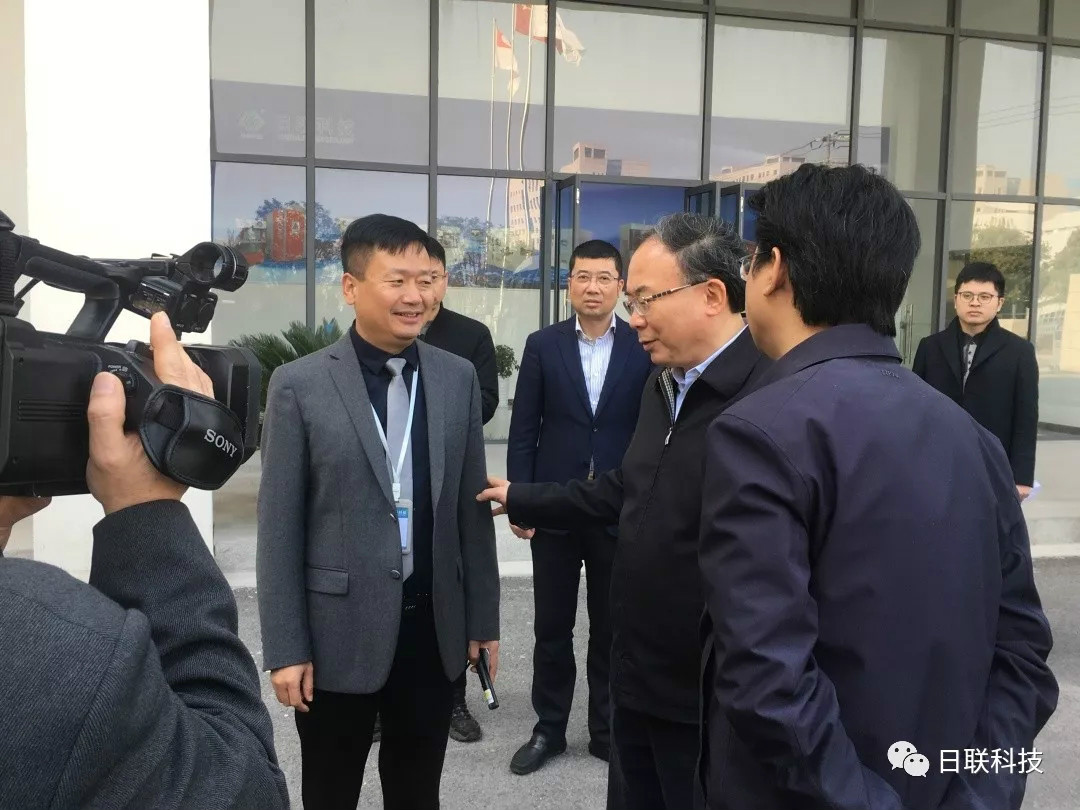 无锡市委书记李小敏赴金年会科技无锡总部参观调研